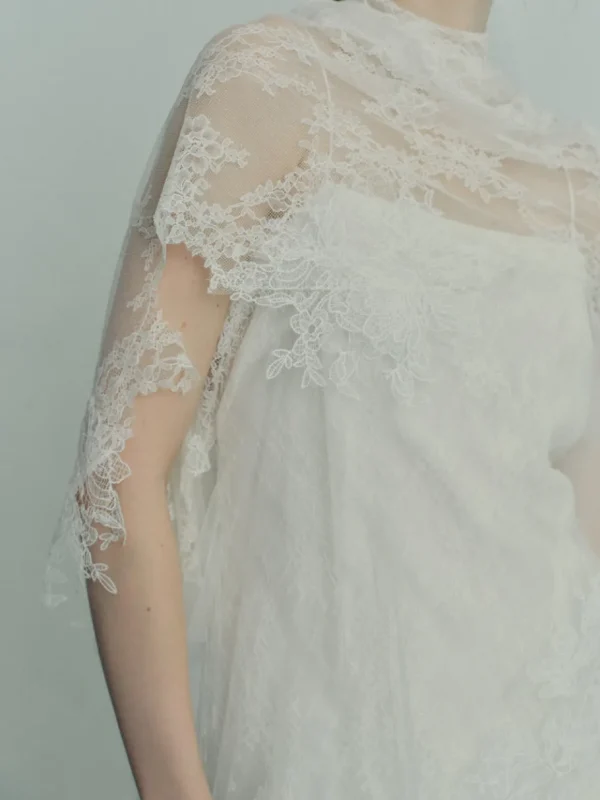 Viktoria Chan Short Sleeves | Astonia lace dream