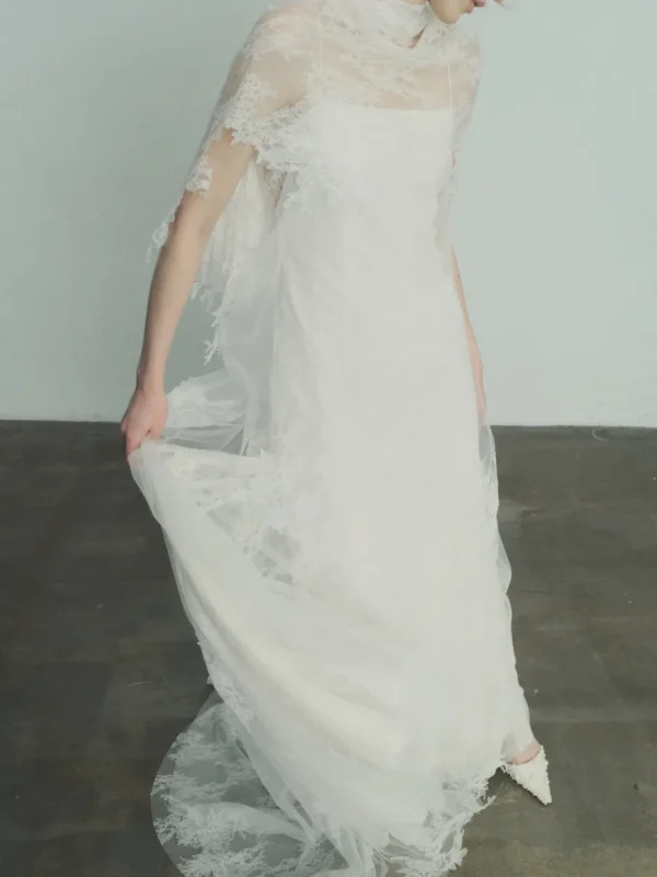 Viktoria Chan Short Sleeves | Astonia lace dream
