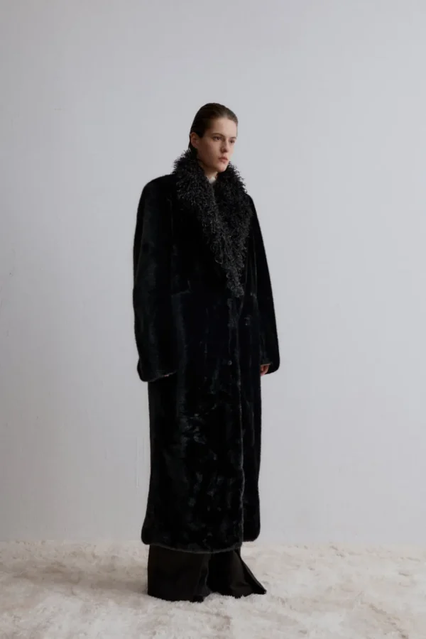 Viktoria Chan Outerwear | Aw24 | Kalisa long fur coat