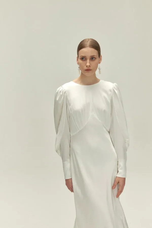 Viktoria Chan Long Sleeves | Leia wedding gown
