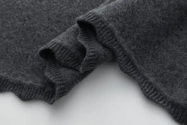 Viktoria Chan Scarves | Aw24 | Venus scarf