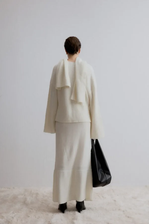 Viktoria Chan Scarves | Knitwear | Venus scarf knit